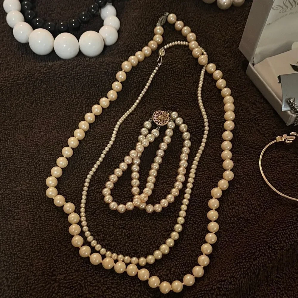 Unique Vintage Black and White Pearl Necklace Set